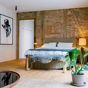 https://feldberg-atelier-courtyard-maisonette.hotelsbaselswitzerland.com